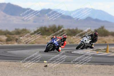 media/Nov-16-2025-Race Pace (Sun) [[8c5fa54630]]/Non Verified Riders (1st 20 Minutes)/5-Turn 15 (110pm)/